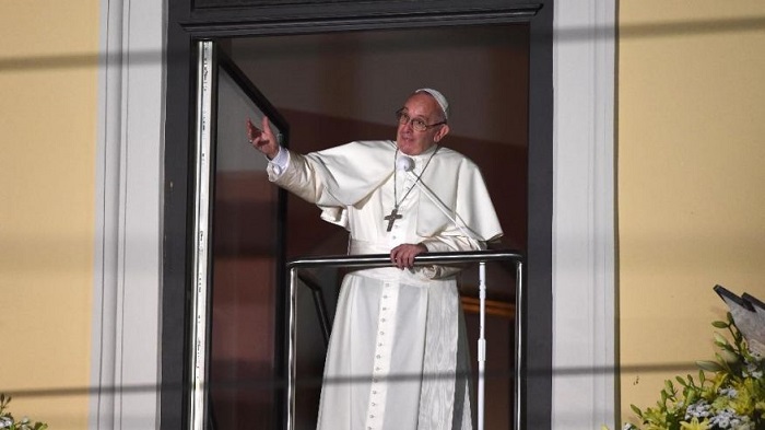 Pope visits Krakow convent ahead of Mass at Polish shrine 